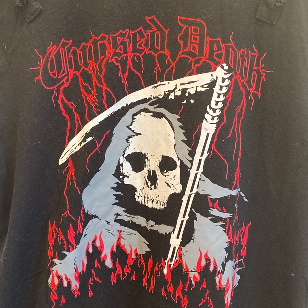 Hot Topic goth tee